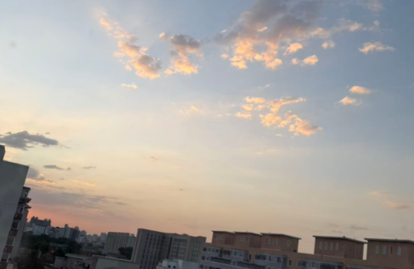 配资著名炒股配资门户 北京今天以晴为主，最高气温30℃，阵风明显，紫外线强